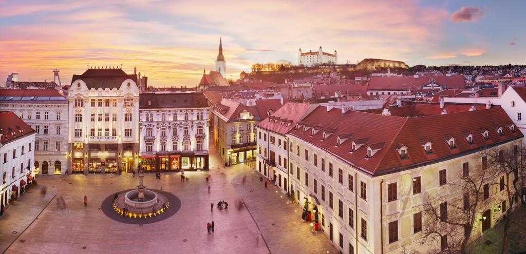 Aplend City Laurinska 11 Братислава Екстериор снимка