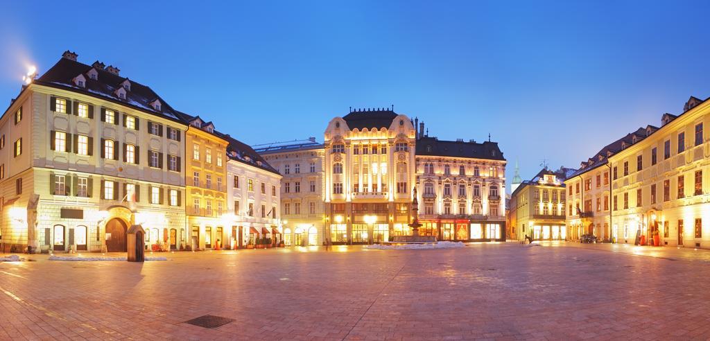Aplend City Laurinska 11 Братислава Екстериор снимка