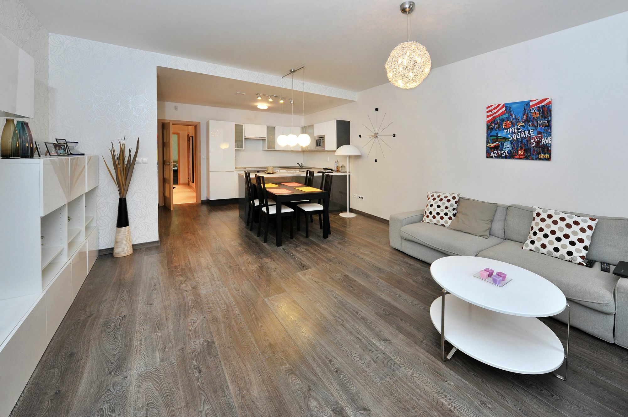 Aplend City Laurinska 11 Братислава Екстериор снимка